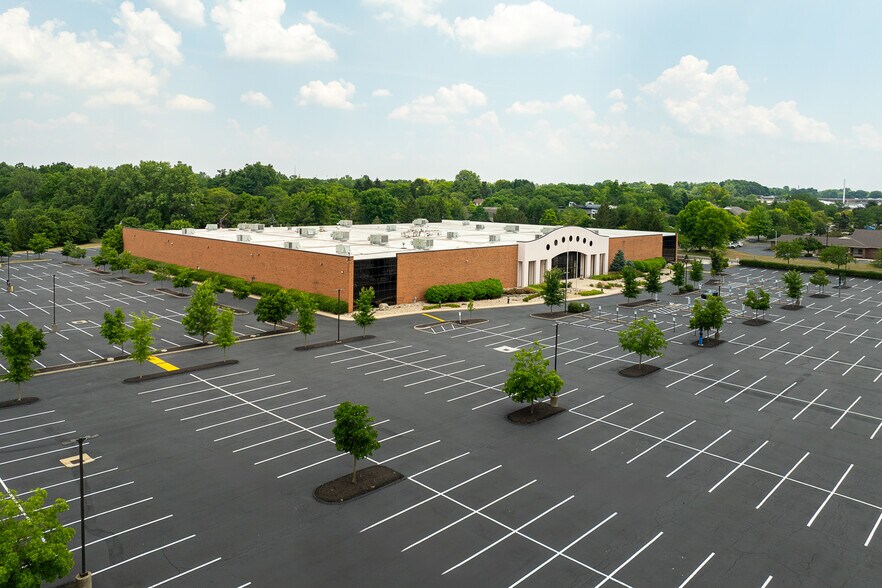220 W Schrock Rd, Westerville, OH à vendre - Photo du bâtiment - Image 3 de 13