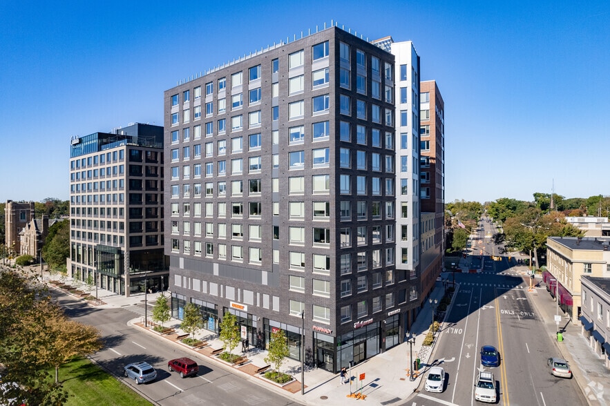 233 Abbot Rd, East Lansing, MI for lease - Building Photo - Image 2 of 36