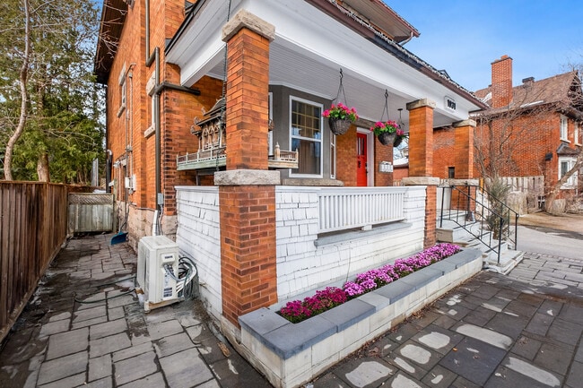 More details for 1031 Carling Av, Ottawa, ON - Multifamily for Sale