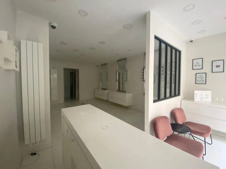 Commerce de détail dans Paris à vendre - Photo du bâtiment - Image 3 de 7