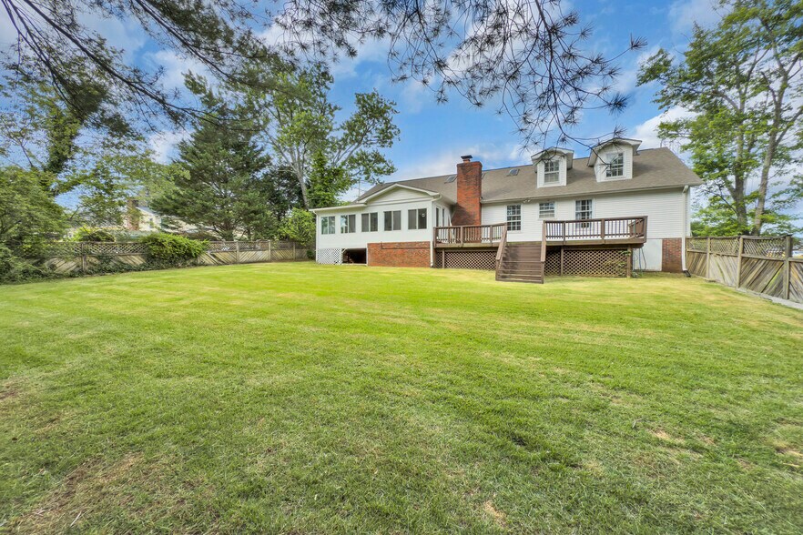 203 Roper Mountain Road Ext, Greenville, SC à vendre - Photo du bâtiment - Image 2 de 10