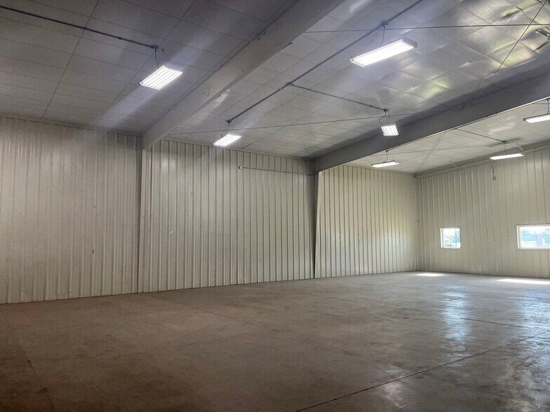 7001 S Sooner Rd, Oklahoma City, OK à vendre - Photo intérieure - Image 3 de 7