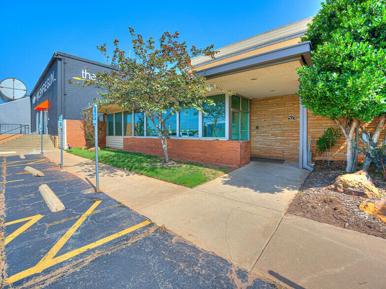 521 W Wilshire Blvd, Oklahoma City, OK à vendre - Photo du bâtiment - Image 3 de 9