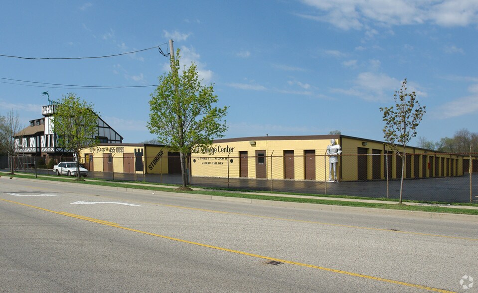 7209 Teckler Blvd, Crystal Lake, IL à vendre - Photo principale - Image 1 de 2