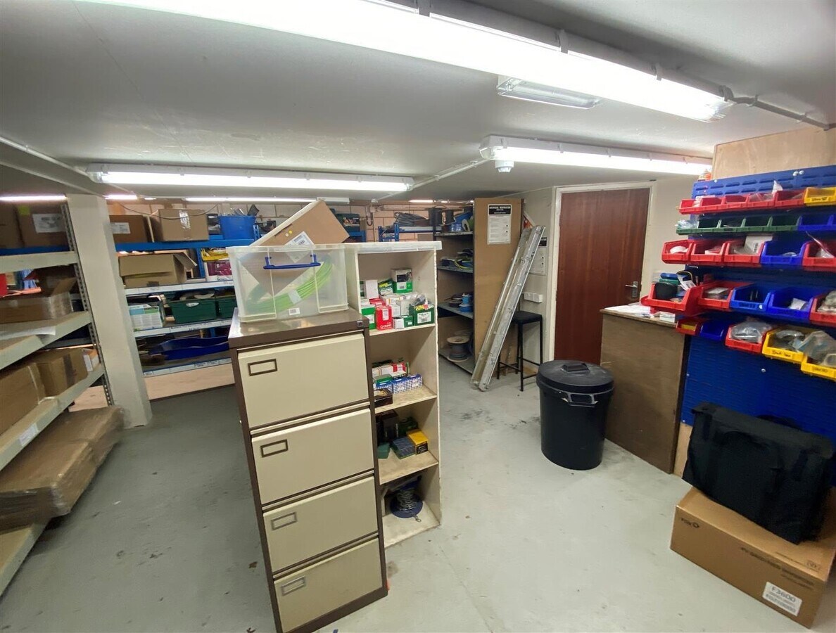 19A-19C Higher Shaftesbury Rd, Blandford Forum, DOR DT11 8ST - Unit 19a -  - Interior Photo - Image 1 of 5