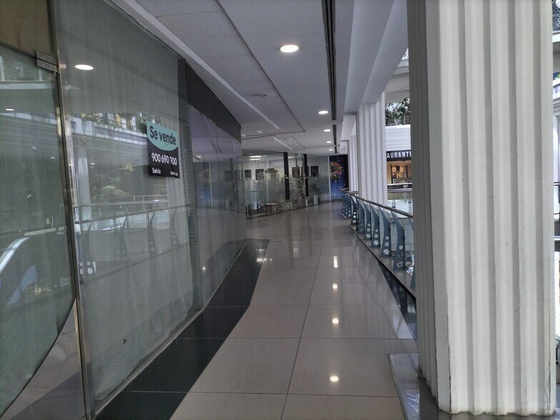 Retail in Jerez de la Frontera, Cádiz for sale - Lobby - Image 3 of 10