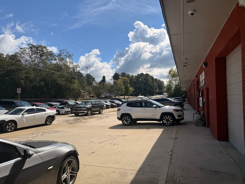 1911 Old Covington Rd NE, Conyers, GA à vendre - Photo du bâtiment - Image 2 de 6