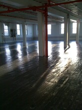 550-560 Barry St, Bronx, NY for lease Interior Photo- Image 2 of 5