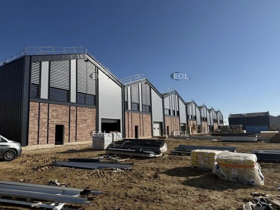 Flex in Le Plessis-Pâté for lease Building Photo- Image 1 of 7