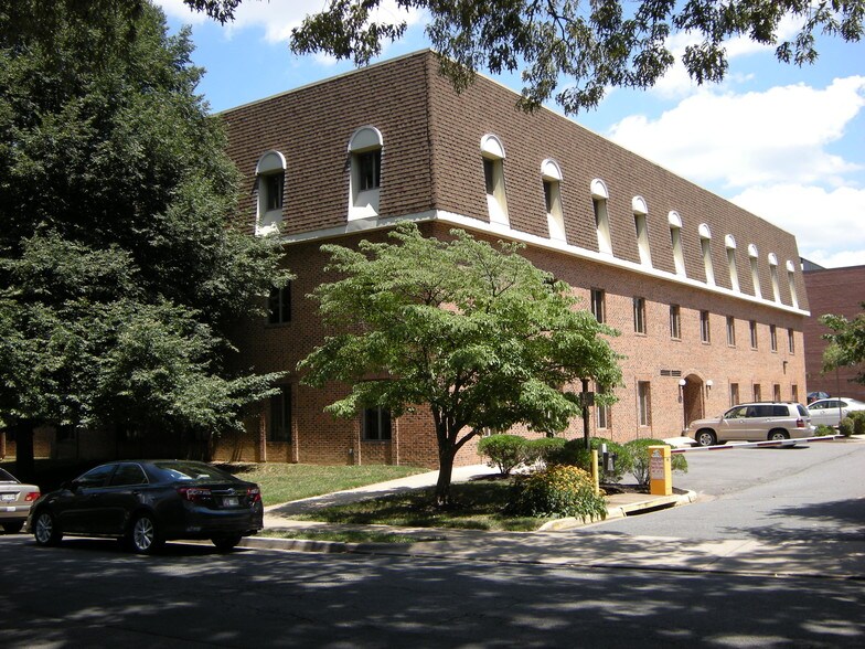 10521 Judicial Dr, Fairfax, VA à vendre - Photo du bâtiment - Image 2 de 9