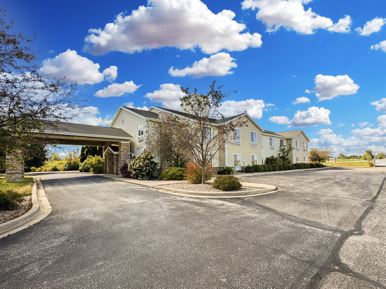 1515 Planeview Dr, Oshkosh, WI à vendre - Photo du b timent - Image 1 de 30