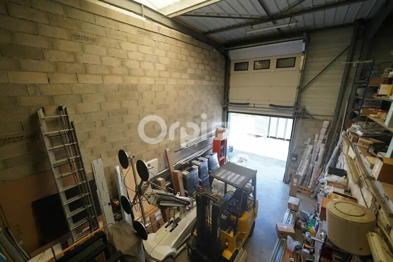 Flex in Messimy for lease Building Photo- Image 1 of 9