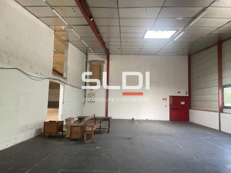 Office in Rillieux-la-Pape for lease - Interior Photo - Image 2 of 24