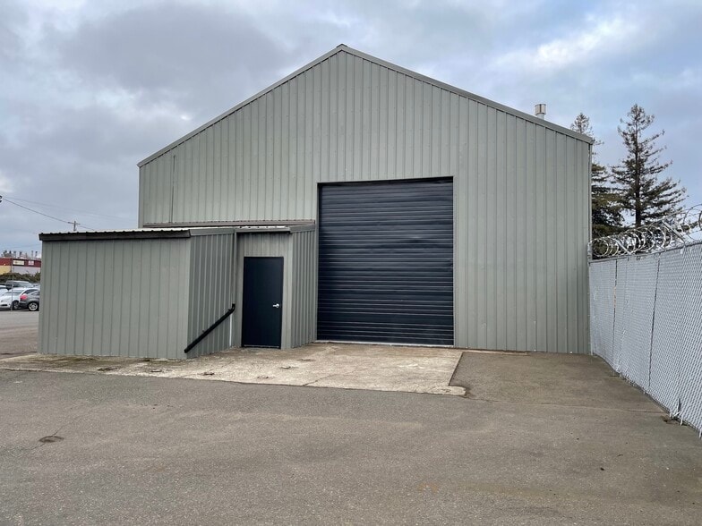 2990 Portland Rd NE, Salem, OR for lease - Building Photo - Image 1 of 13