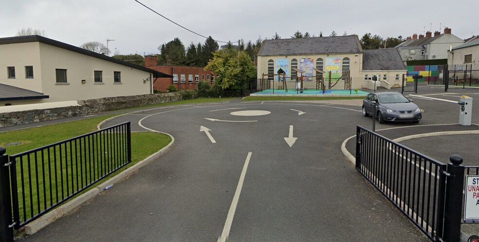 Main Street portefeuille de 1 propriétés à vendre sur LoopNet.ca - Photo du bâtiment - Image 2 de 4