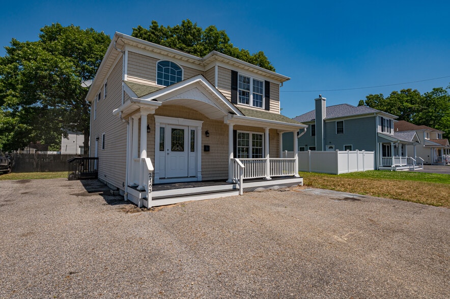 2163 Sunrise Hwy, Islip, NY for sale - Building Photo - Image 3 of 17