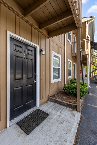 1802 Hamill Rd, Hixson, TN à vendre - Photo du bâtiment - Image 3 de 38