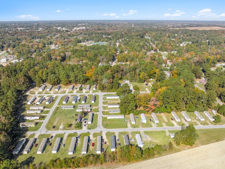 2 Park Portfolio - Tarboro NC portfolio of 2 properties for sale on LoopNet.ca - Building Photo - Image 2 of 7