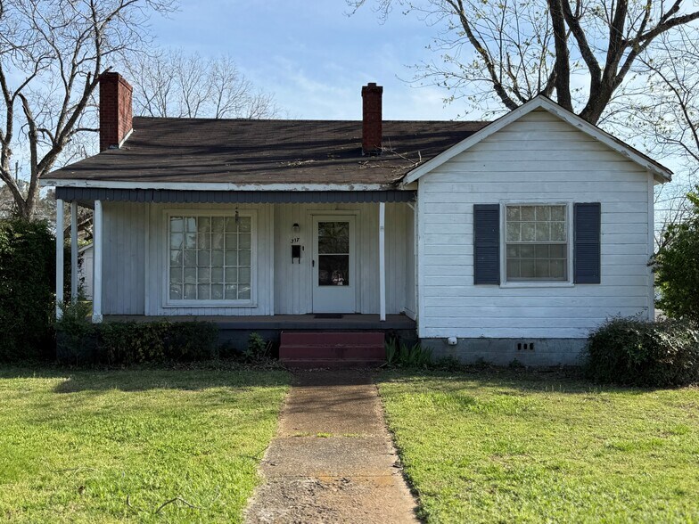 317 Longwood Dr SW, Huntsville, AL for sale - Primary Photo - Image 1 of 22