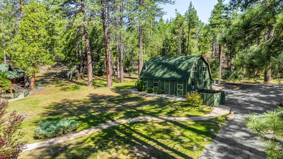 26345 Delano Dr, Idyllwild-Pine Cove, CA à vendre - Photo du bâtiment - Image 3 de 69