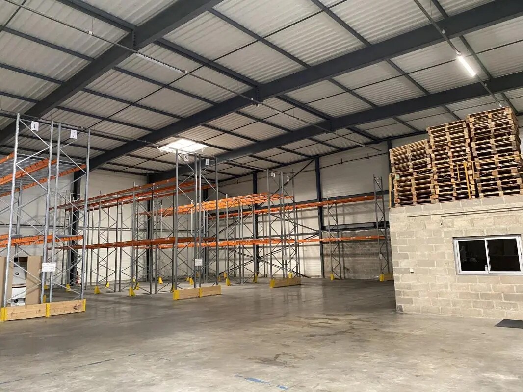 Bureau dans Mignières à louer Photo du bâtiment- Image 1 de 14