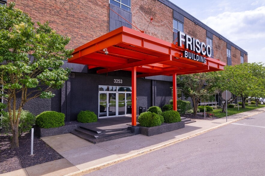 3253 E Chestnut Expy, Springfield, MO for lease - Building Photo - Image 1 of 30