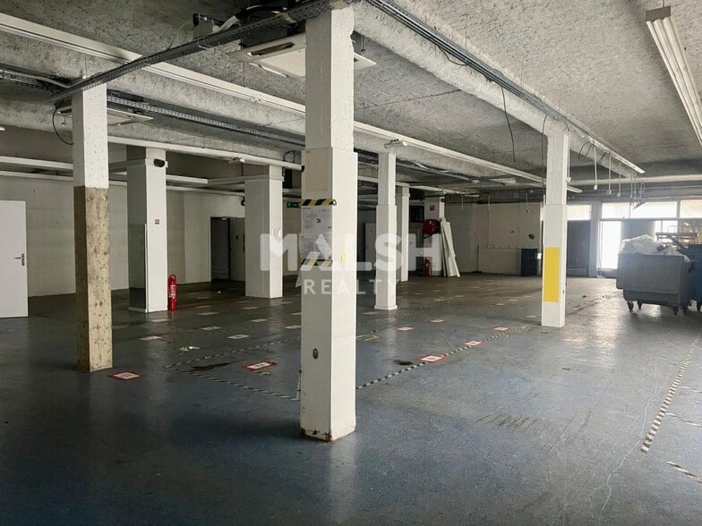 Retail in Lyon for lease - Interior Photo - Image 3 of 5