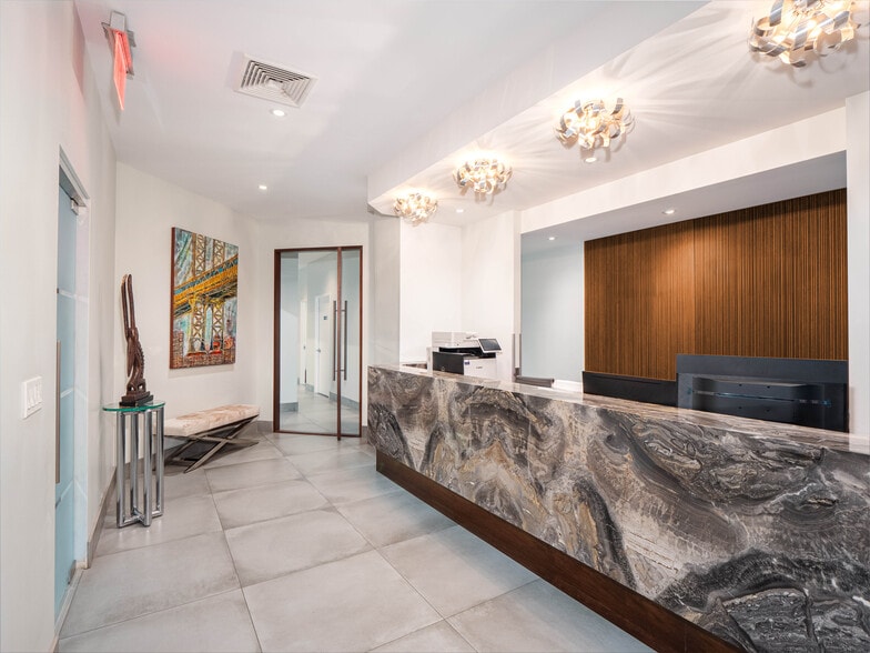 1755 York Ave, New York, NY for lease - Interior Photo - Image 2 of 3