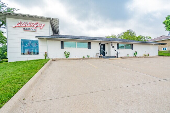 Plus de détails pour 501 S Goliad St, Rockwall, TX - Commerce de détail à vendre