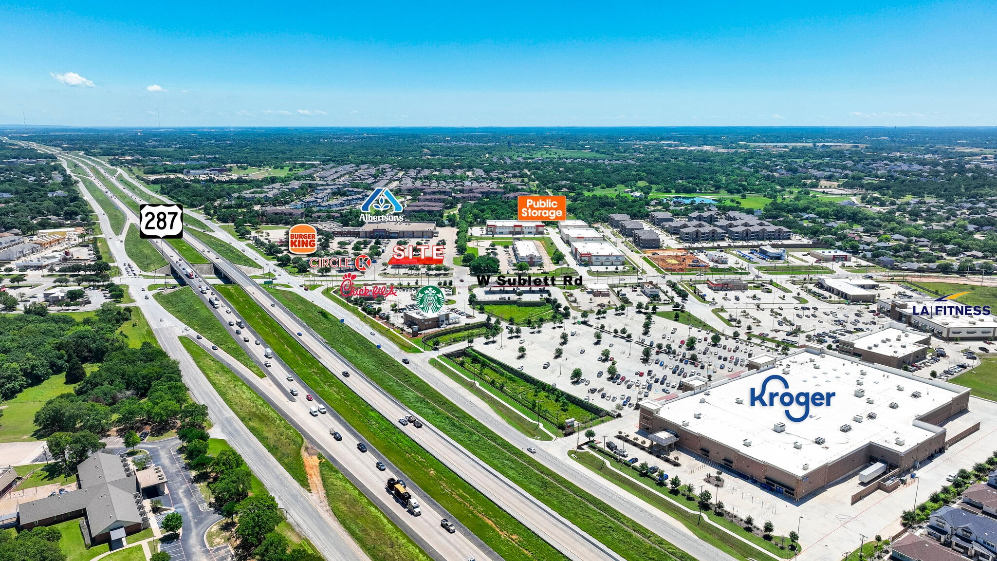 4960 W Sublett Rd, Arlington, TX à louer Photo du bâtiment- Image 1 de 3