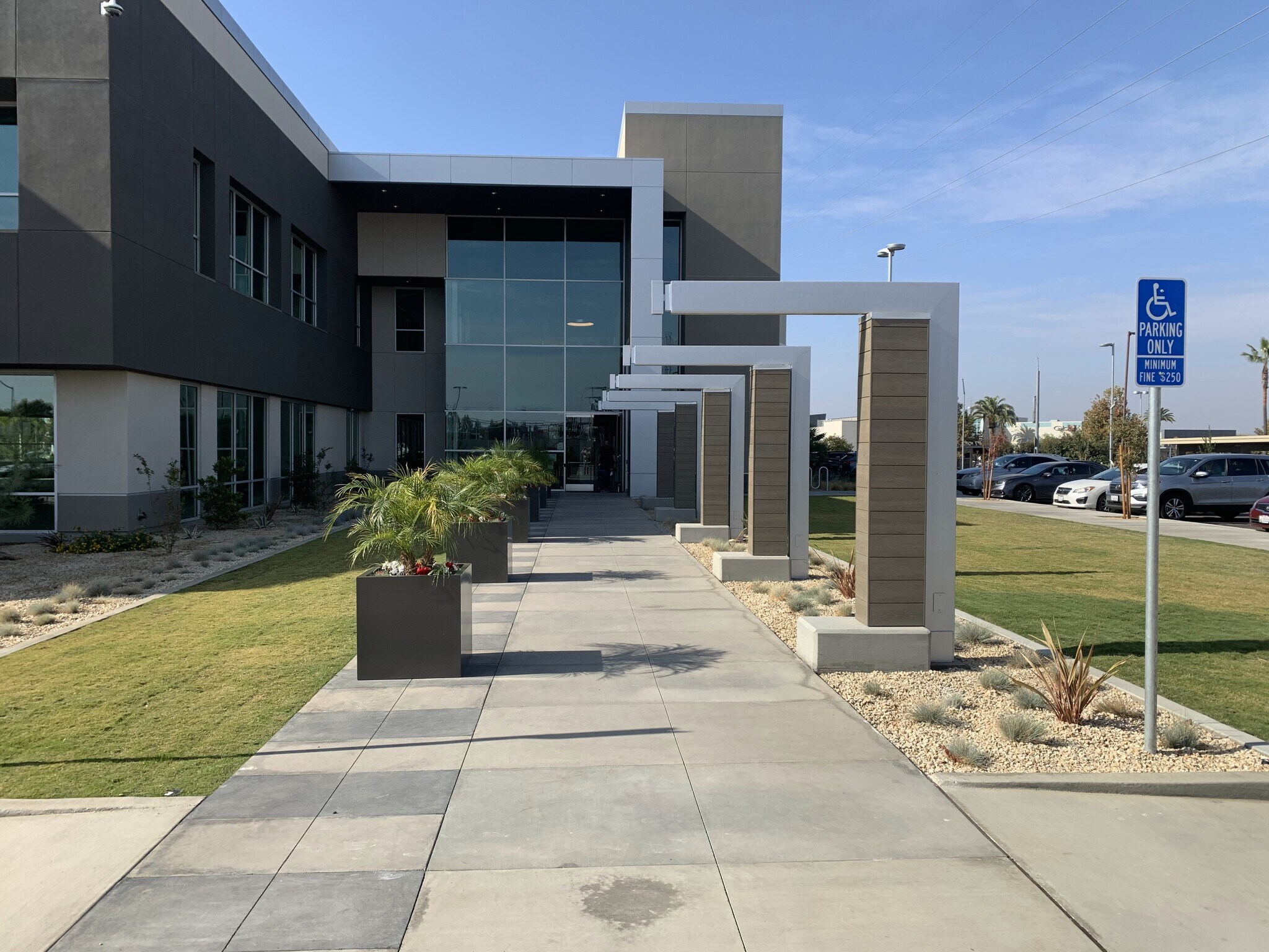 7700 N Palm Ave, Fresno, CA à louer Photo intérieure- Image 1 de 4