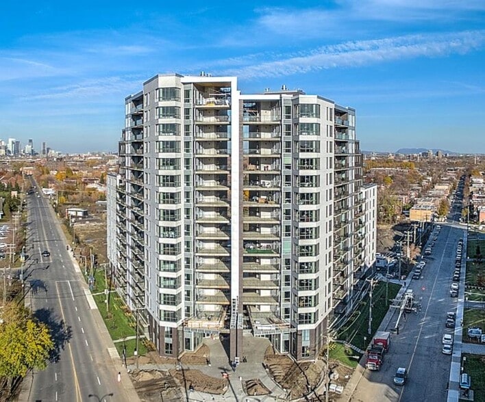 6848-6890 Boul Newman, Montréal, QC à louer - Photo du bâtiment - Image 2 de 4