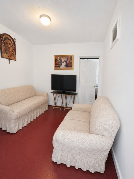 9625 95th Ave, Ozone Park, NY for sale - Building Photo - Image 3 of 17