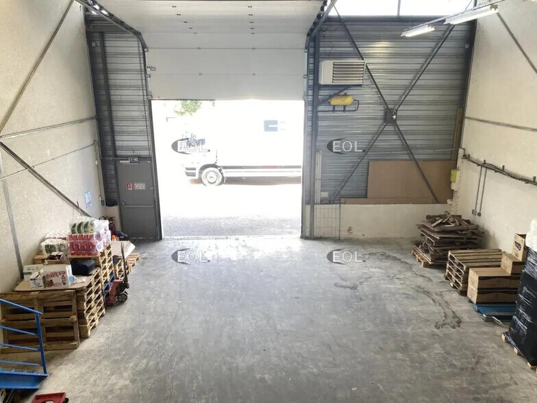 Flex dans Brignais à louer - Photo du bâtiment - Image 2 de 11