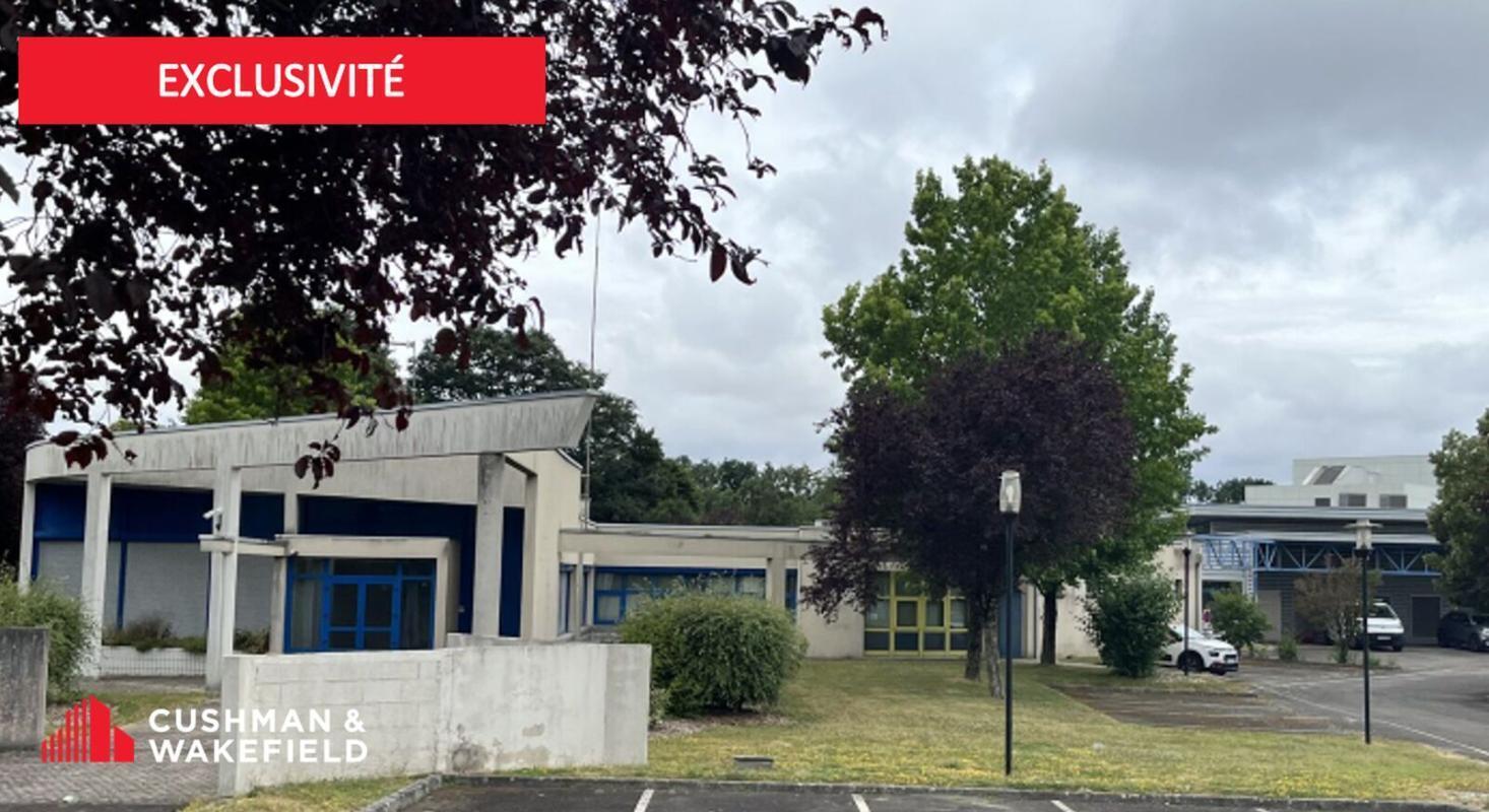 Office in Vern-sur-Seiche for lease Building Photo- Image 1 of 21
