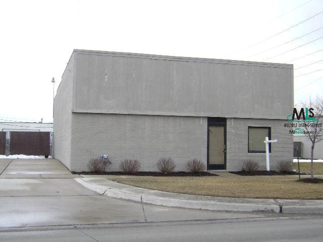 12525 E 9 Mile Rd, Warren, MI for sale - Building Photo - Image 2 of 2