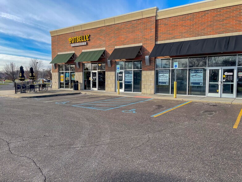 30207-30229 Mound Rd, Warren, MI à louer - Photo du bâtiment - Image 2 de 29