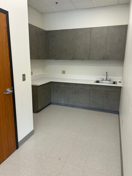 4800 Olson Memorial Hwy, Golden Valley, MN à louer - Photo du bâtiment - Image 2 de 36