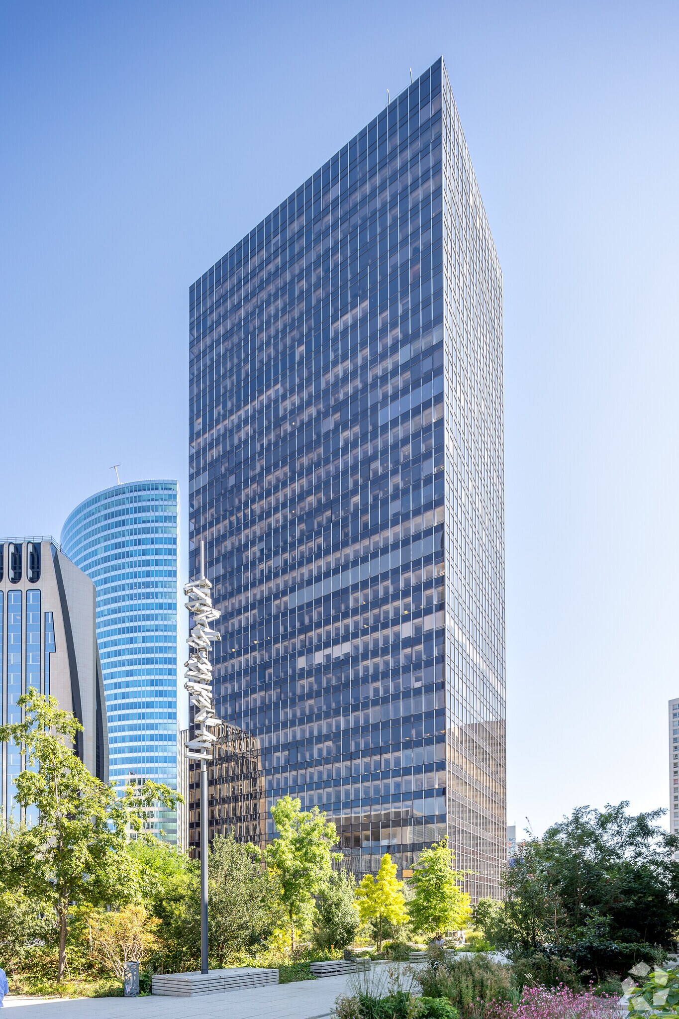 100-101 Terrasse Boieldieu, Puteaux for lease Primary Photo- Image 1 of 16