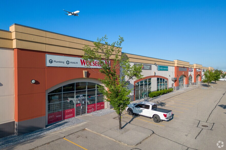 1655-1695 32nd Ave NE, Calgary, AB for sale - Primary Photo - Image 1 of 1