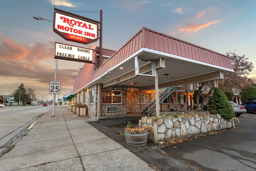 1510 Adams Ave, La Grande, OR for sale - Primary Photo - Image 1 of 31