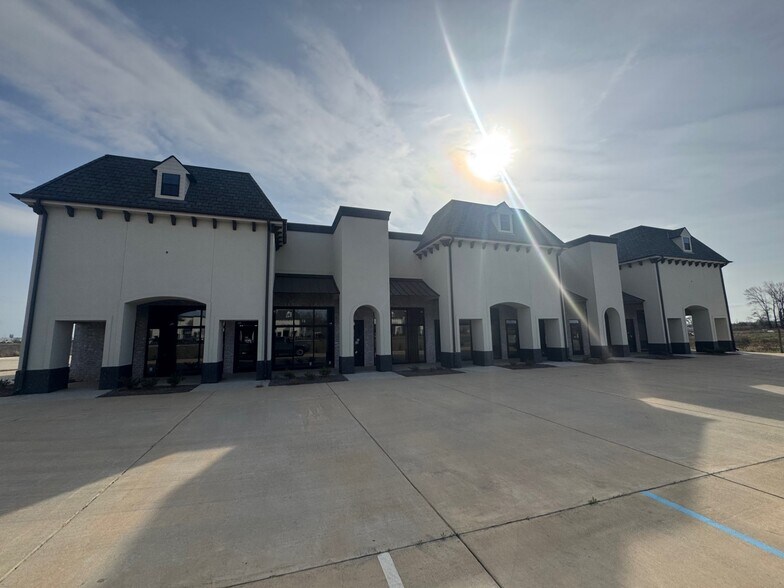 100 Germantown Rd, Gluckstadt, MS à louer - Photo du bâtiment - Image 3 de 9