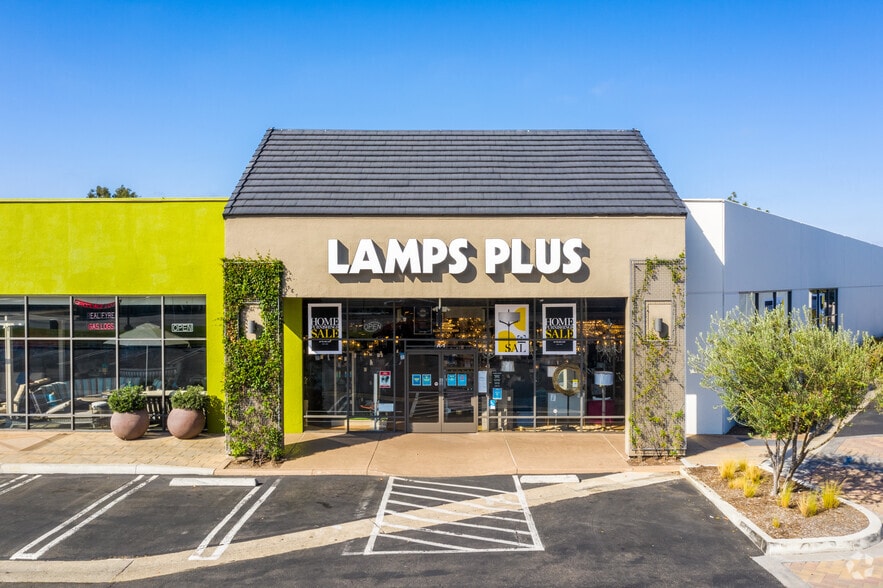 23461 Ridge Route Dr, Laguna Hills, CA for lease - Building Photo - Image 3 of 16