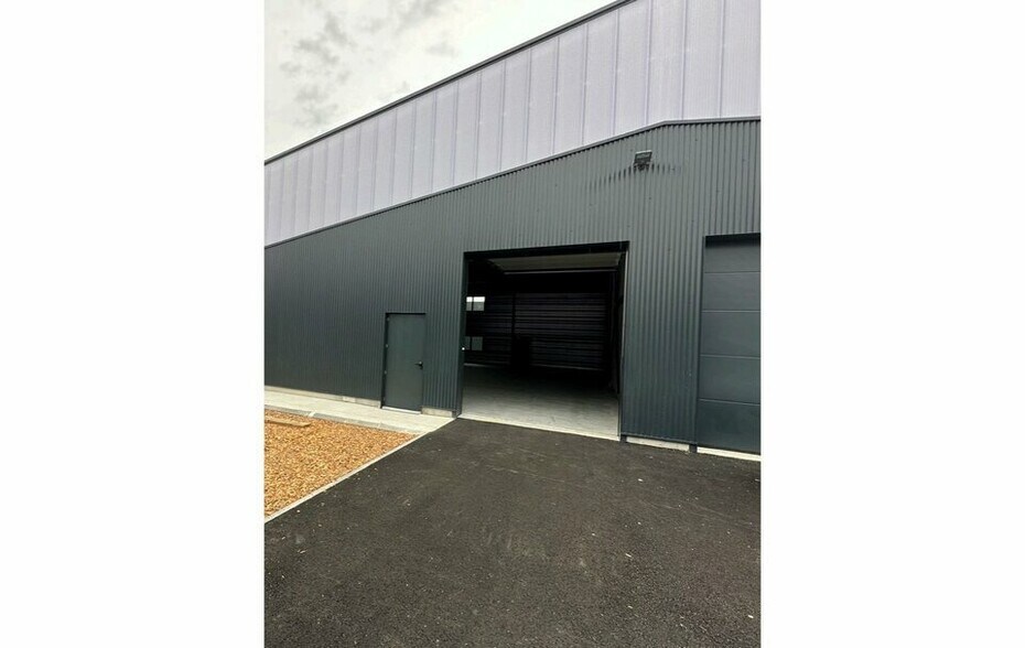 Flex in Mérignac for sale - Building Photo - Image 2 of 5