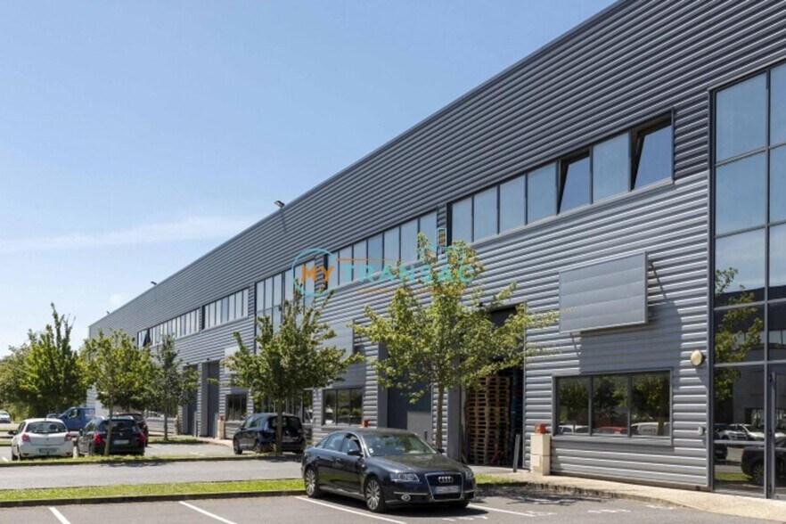 Flex in Lieusaint for lease - Building Photo - Image 2 of 9