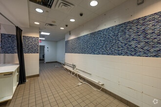 10000 California St, Omaha, NE à louer Photo intérieure- Image 2 de 3