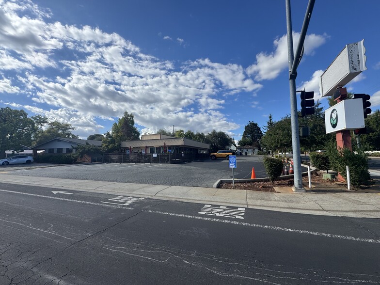 402 Natoma St, Folsom, CA for lease - Building Photo - Image 2 of 8