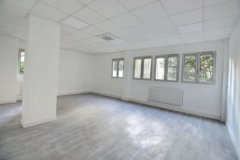 46 Rue Duhesme, Paris à louer - Photo du bâtiment - Image 2 de 18
