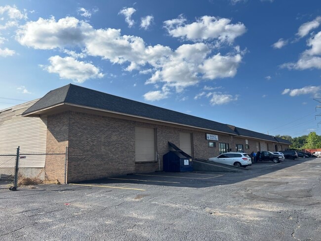 Plus de détails pour 1705 Barcrest Dr, Memphis, TN - Local d'activités à louer
