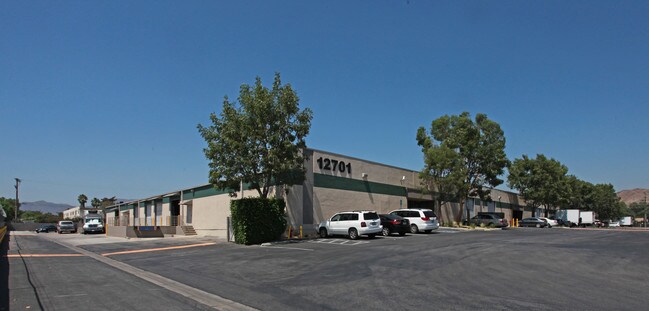 Plus de détails pour 12701 Van Nuys Blvd, Pacoima, CA - Industriel à louer